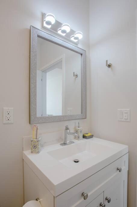 One Bedroom Apartment With San Diego Downtown View المظهر الخارجي الصورة